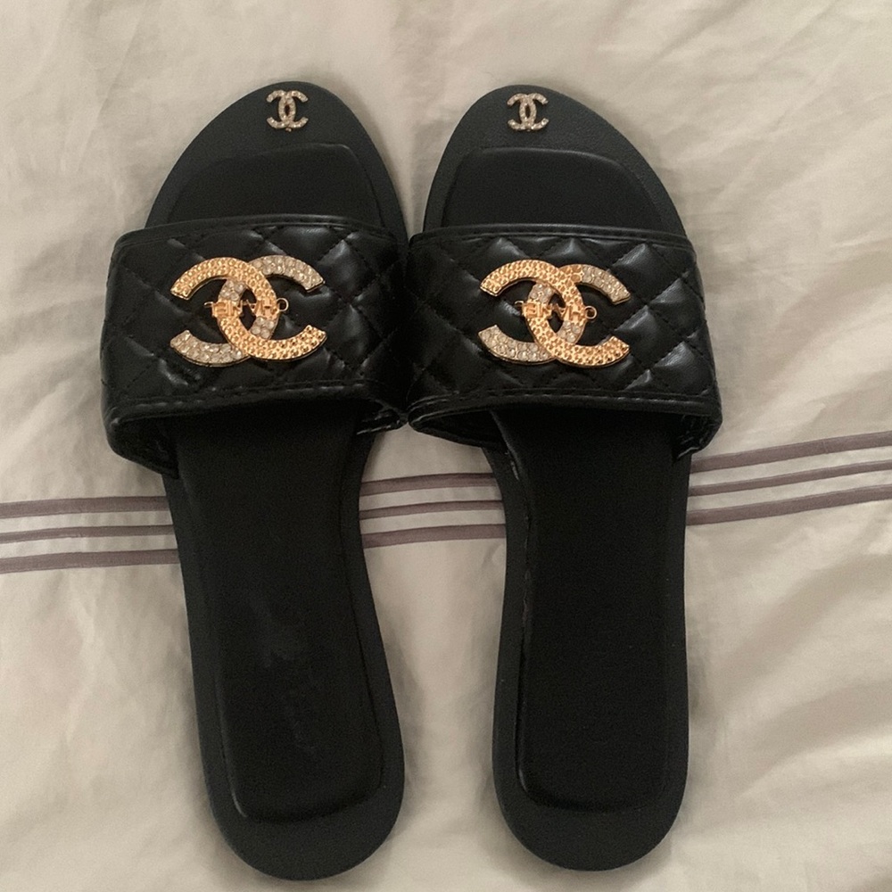 Chanel slides